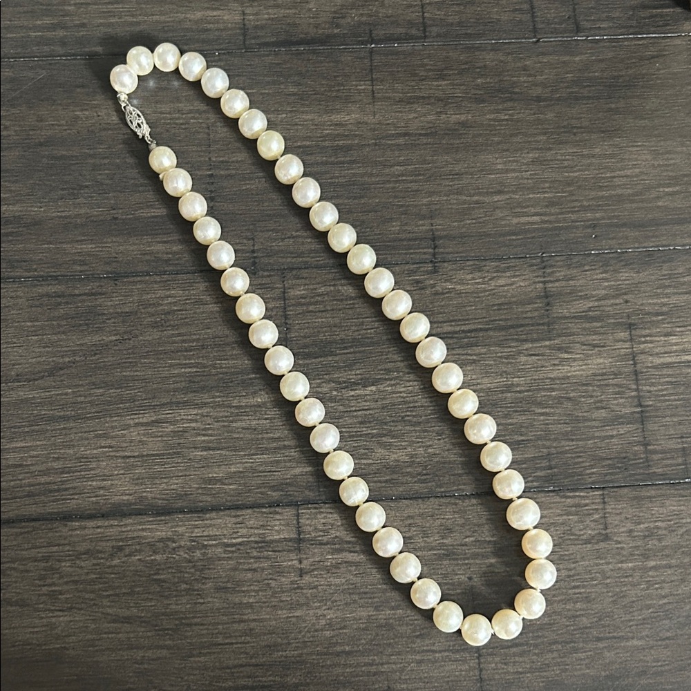 Classic Cream Pearl Necklace